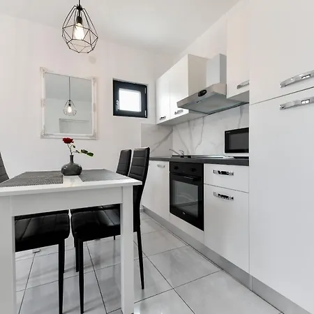 Holiday Home Central Vir * Vir