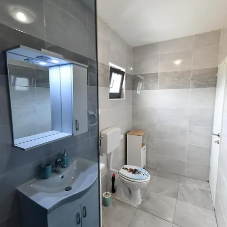 Holiday Home Central Vir Vir