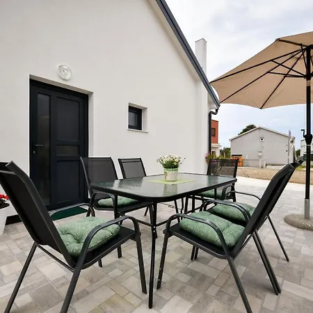 Holiday Home Central Vir Hébergement de vacances Vir