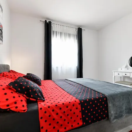 Holiday Home Central Vir Vir